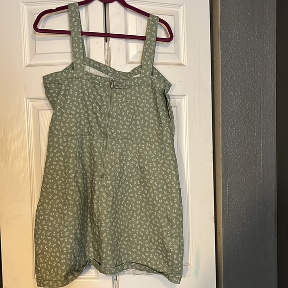 Noboundries dress - Picture 2 of 3